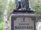 Zniszczone pomniki na Starym cmentarzu w Kielcach
